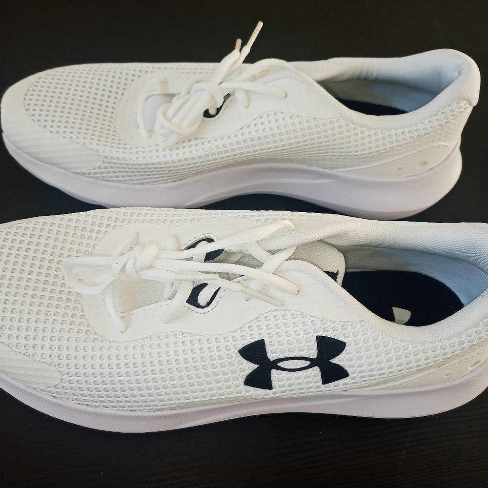 Under Armour Men's Surge 3 Road Running Shoe, White (100)/Black, 11.5